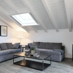 https://casa-la-scalinata.it-lombardy.com